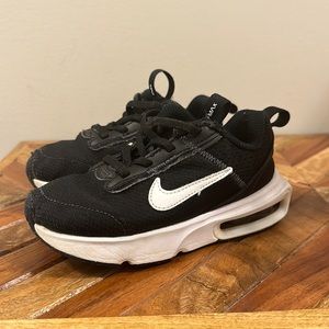 Black Nike air max